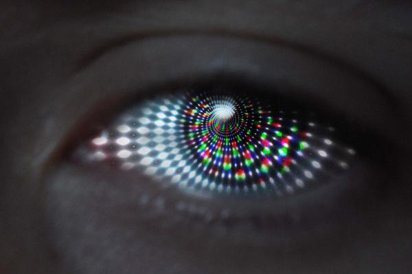 hypnotizing eye