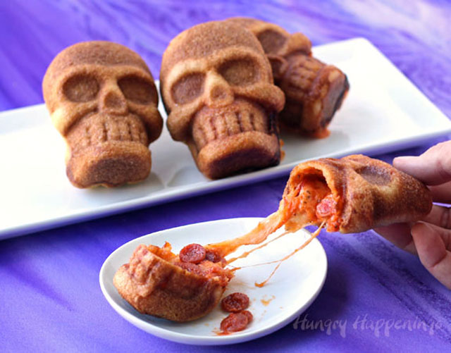 halloween-pizza-stuffed-skulls