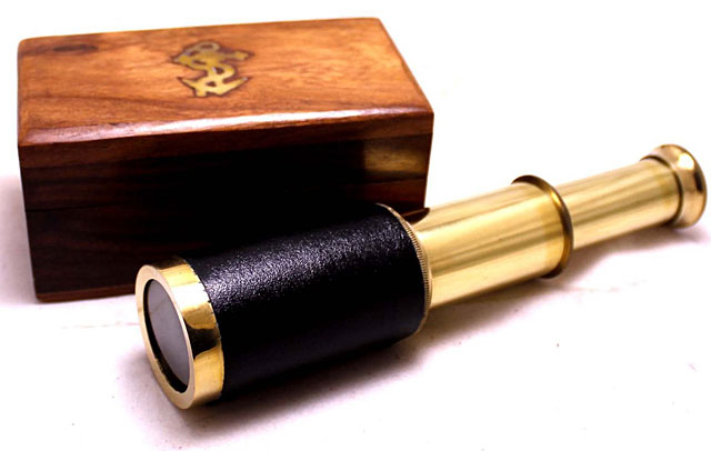 Handheld-Brass-Telescope