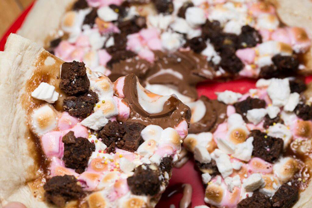 creme-egg-pizza-close-up